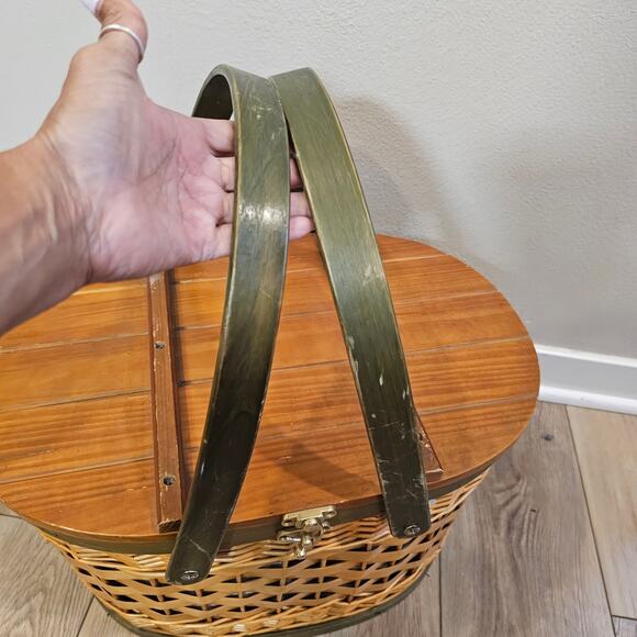 Vintage Wicker Picnic Basket with Wooden Top - Picture 5 of 8
